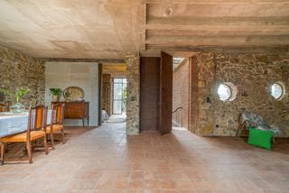 Masia  Carrer espolla. Casa mollet de peralada