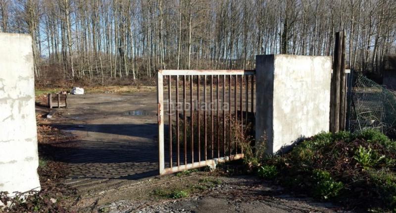 Foto d15061a9-0f63-40f9-bb77-f580f8edea6e. Solar industrial 2 terrenos industriales al lado nacional en Vidreres