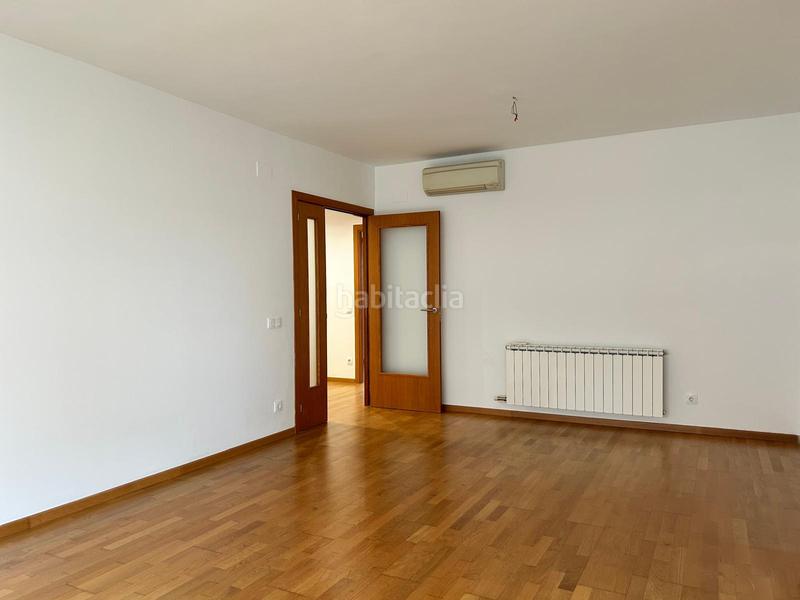 Foto 0bf75815-12a2-459f-9928-9f647e3fe711. Apartament amb aparcament piscina a Barri dels Escriptors Salt