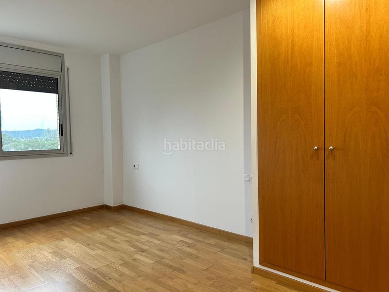 Foto 42b2c93c-d14a-4486-ab6d-0eee5d389bc5. Apartament amb aparcament piscina a Barri dels Escriptors Salt