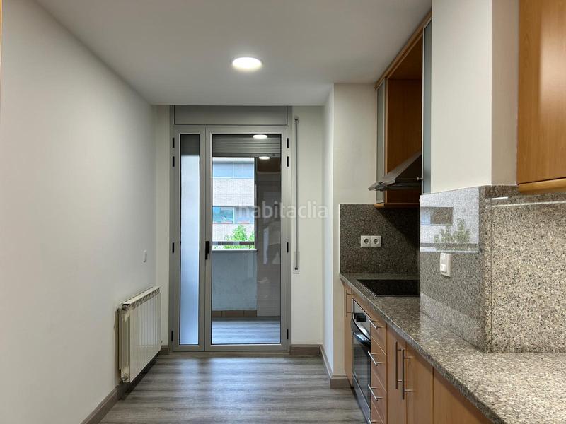 Foto 5019fec2-54f3-4189-b272-12d7938c88d0. Apartament amb aparcament piscina a Barri dels Escriptors Salt