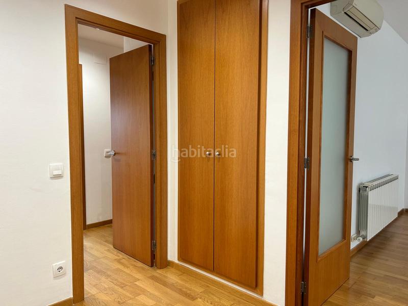 Foto c0c9cb04-5f71-4f73-b88f-86de8a9d2e2b. Apartament amb aparcament piscina a Barri dels Escriptors Salt