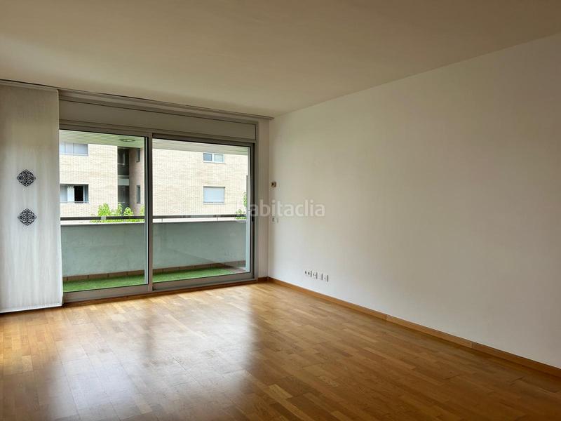 Foto d915e0d8-cdd0-4c31-bf65-2c54568a7dec. Apartament amb aparcament piscina a Barri dels Escriptors Salt