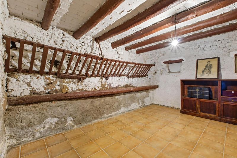 Foto be9e10cb-387b-4807-8974-92565d6c2f6a. Xalet amb aparcament piscina a Bàscara