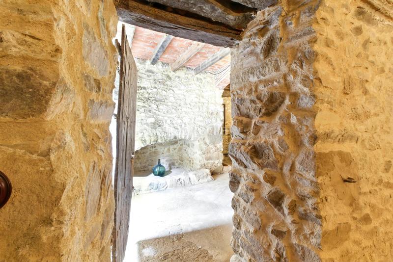 Foto ca9e4119-b76c-4c8b-8ab3-c19f6ff33d94. Chalet casa de pueblo con vistas en Agullana