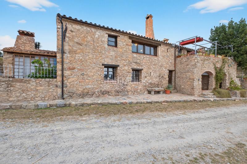 Foto a80f03d4-67f3-4f14-82c4-821c44a2ea32. Casale in Jonquera (La)