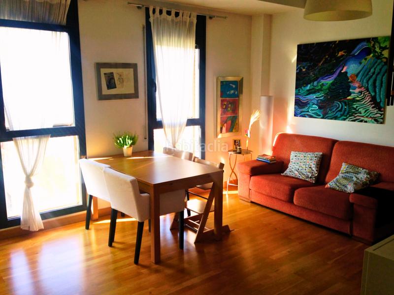 Foto 0efed30c-14ed-4c66-b18b-dc85cc5268fc. Apartamento moderno piso de 2 habitaciones, parking y trastero en Girona