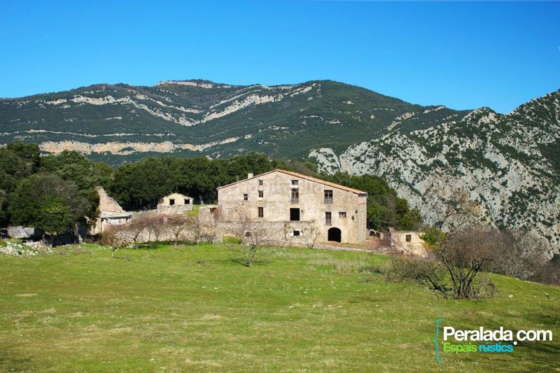 Foto f0d36aa1-0bc3-448b-a8a9-4aa01240b18a. Xalet a Montagut i Oix
