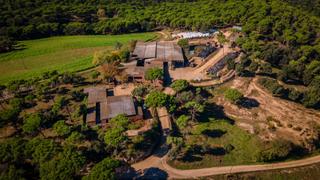 Mas  Sant cristofol, llambilles. Fantastica casa con anexos en parcela de 30.000m2 en llambilles