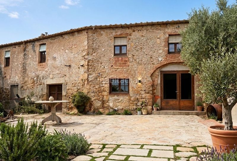 Foto a69b0470-0147-4fe2-b2b8-828cd89ab14e. Masia a Castell d´Aro