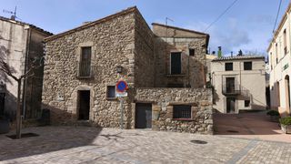 Maison jumelée  2 plaça major. Casa per reformar a la vajol
