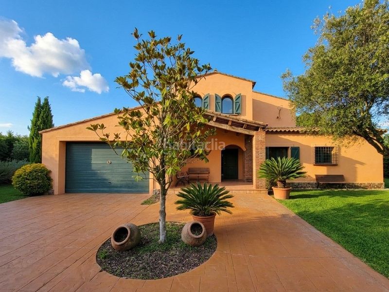 Foto a9633f4b-d82d-40fe-a5fd-bab67bc4c9ff. Miete chalet mit parking pool in Peralada