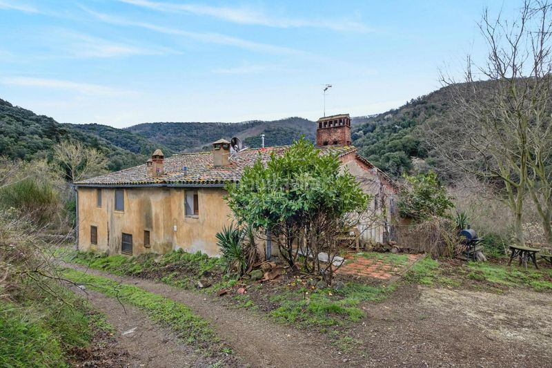 Foto 8ad745cd-4a86-4cec-ba15-00e202a1027d. Xalet amb piscina a Sant Celoni