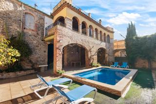 Chalet  Carrer portal de la merc, 17. Casa senyorial a castello dempuries