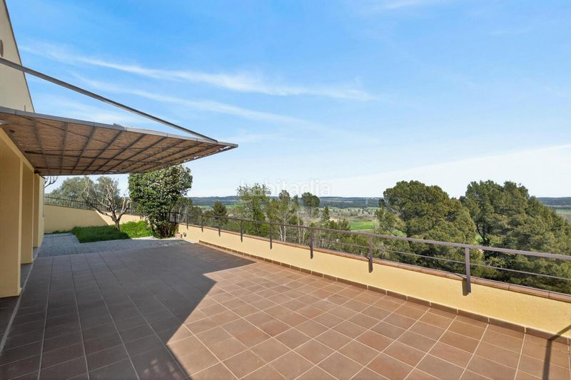 Foto be237e49-f05d-45dd-80b4-31217e2dc782. Xalet amb aparcament a Bàscara