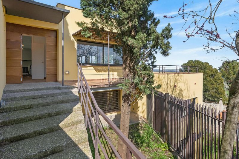 Foto e267c672-3adb-472f-8e7b-b2954cc9c7e7. Xalet amb aparcament a Bàscara