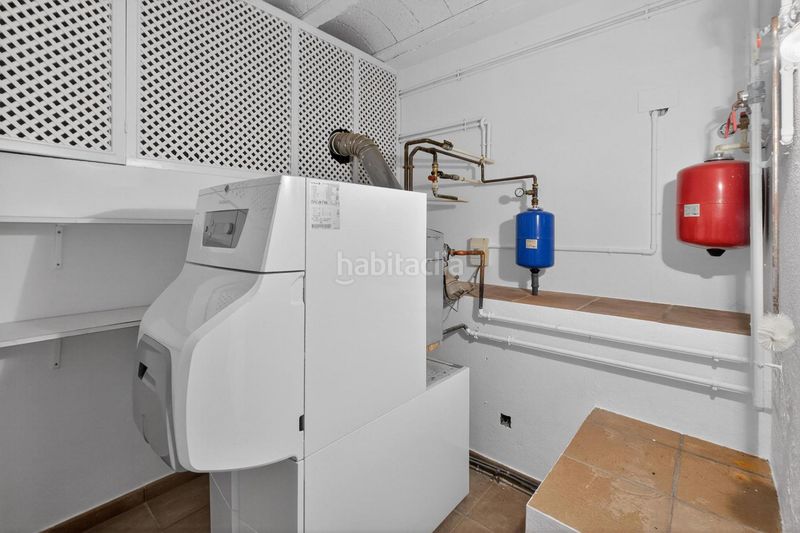 Foto ef2f8eb7-43b6-454f-a51f-c06053192b41. Xalet amb aparcament a Bàscara