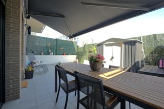 Apartament  Carrer de les llevadores. Bajo en salt