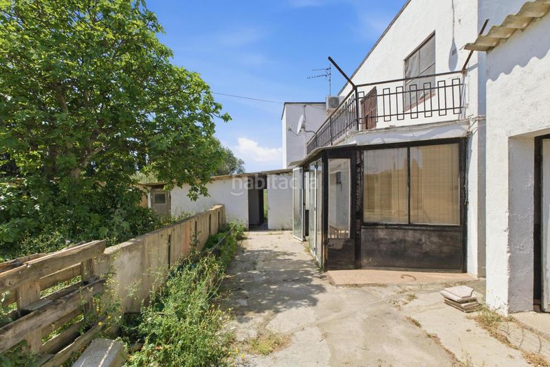 Foto f60f7858-1415-490c-ba00-aab287b750cf. Xalet amb aparcament a Riumors