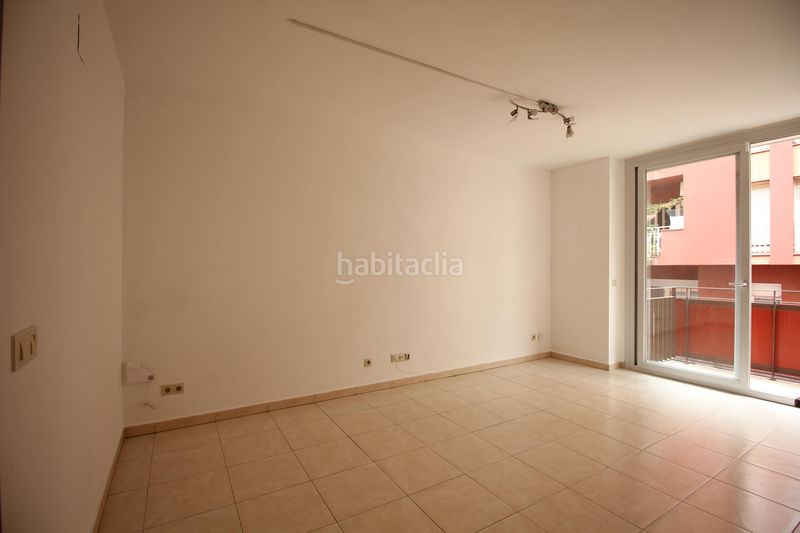Foto 9f2961c3-bfff-4a01-bf75-841d5cca8355. Apartament a Creu de la Mà Figueres