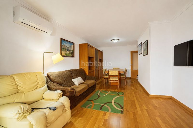 Foto 028e2d51-6ed6-4c40-a299-0236b770df92. Casa adossada amb aparcament a Domeny Girona