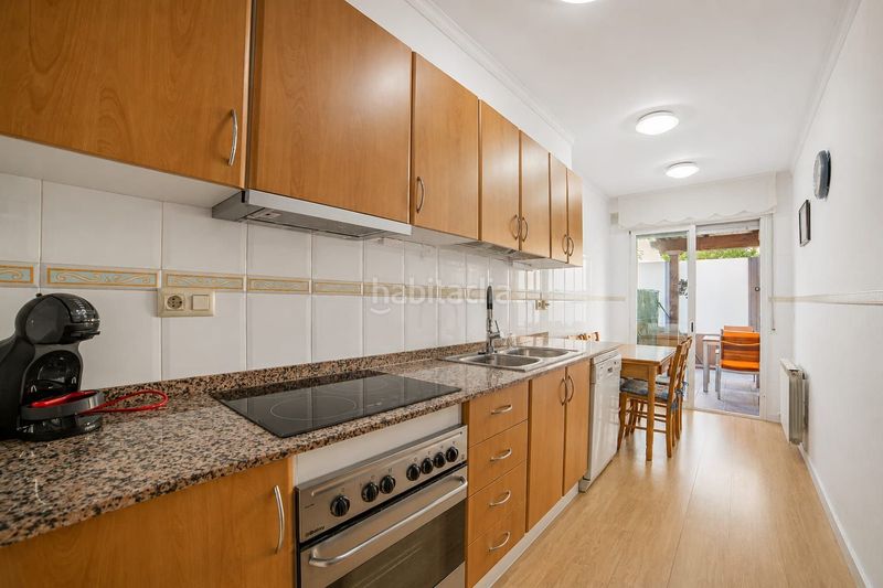 Foto 530ba1a1-14f2-4dcc-97d9-27805c4a0b78. Casa adossada amb aparcament a Domeny Girona