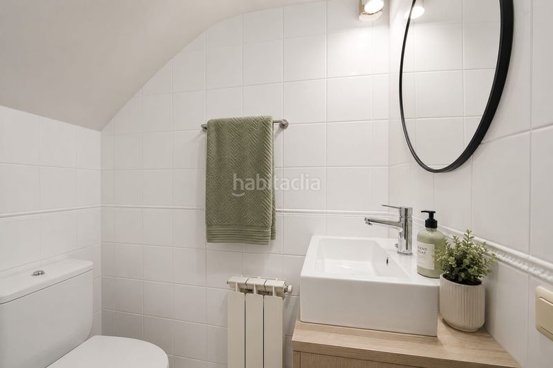 Foto 9e159fe7-5d56-4648-80cd-05c668f5a0b8. Casa adossada amb aparcament a Domeny Girona