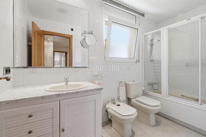 Foto bbbeaf55-6f52-48e4-935d-62672bd2db2a. Chalet avec parking dans Centre Blanes