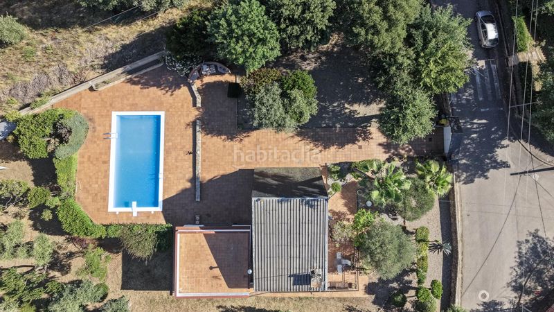 Foto a9053381-f2c3-45c9-a0a8-410cd415b3f5. Xalet amb aparcament piscina a Bescanó