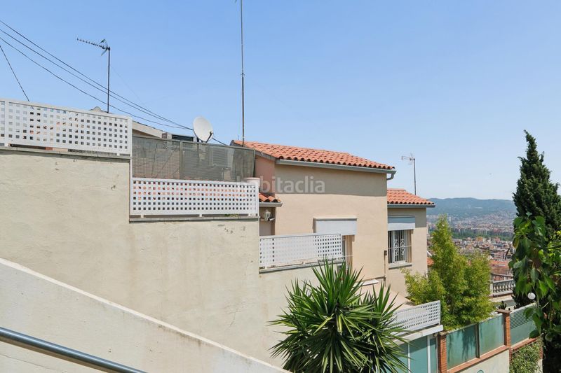 Foto f8de5f7a-ced4-47f5-9c8d-1b2034272eb0. Xalet amb aparcament a La Font d´en Fargues Barcelona