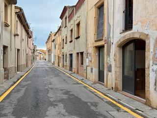 Casa aparellada  Carrer del pont, 40. Casa de pueblo  la bisbal