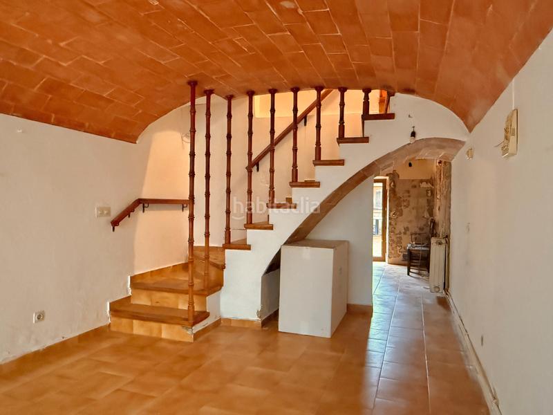 Foto dd5c9f90-072d-4efc-b7e4-e80c14cd2fb6. Casa pareada casa de pueblo la bisbal en Bisbal d´Empordà (La)