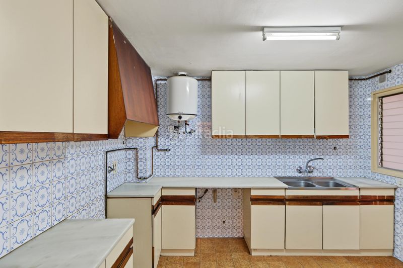 Foto a4d5fd13-377c-4f23-b46e-bf19cc467c63. Apartament amb aparcament a Centre Figueres