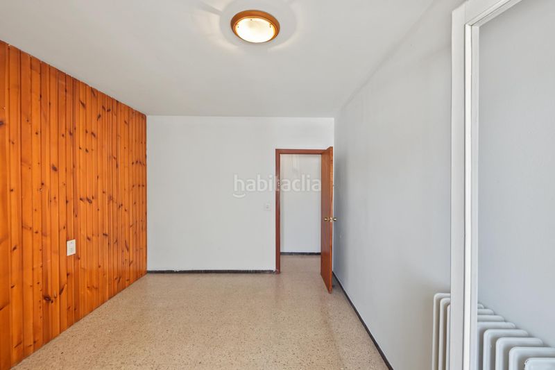 Foto c7820d10-3bde-443b-b2e0-74c579f74915. Apartament amb aparcament a Centre Figueres
