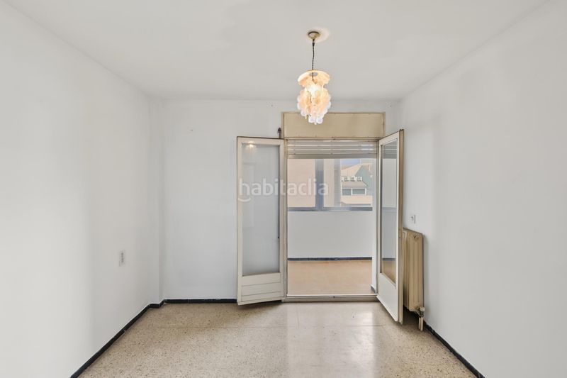Foto e935129f-75bc-4f03-8773-11877dbd0aeb. Apartament amb aparcament a Centre Figueres