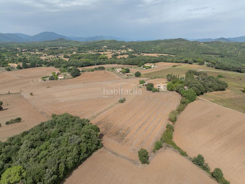 Foto c42aed2f-7fc1-4bd0-b79b-ebd3d9ad79d5. Xalet amb aparcament a Aiguaviva