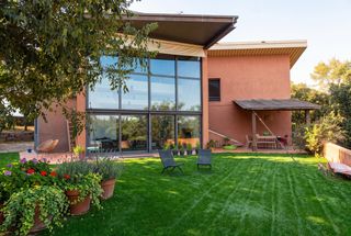 Chalet  Serra de can sabater. Casa de diseño en finca histórica con licencia equina cerca de b