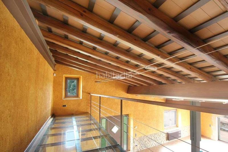 Foto 6dacbb81-48cb-448d-bb99-295f372f7ea1. Casa aparellada amb aparcament a Jonquera (La)