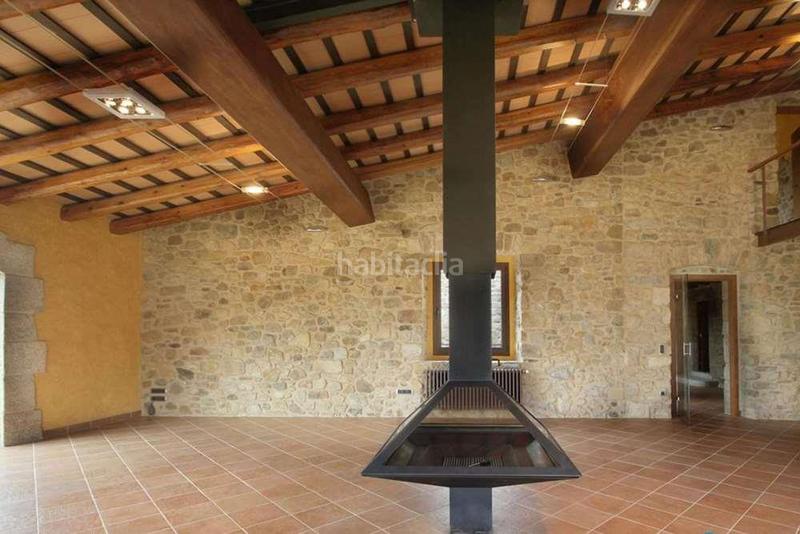 Foto 20b88a2a-528a-4e18-adec-a9ec38cf55b0. Casa bifamiliare con parcheggio in Jonquera (La)