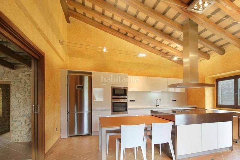 Foto 29b4035c-a16d-48a2-a6bc-ddf5bddcb2da. Casa bifamiliare con parcheggio in Jonquera (La)