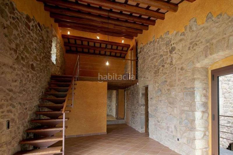 Foto 8bfcf18e-5350-41e9-b0a3-174ac2e1422f. Casa bifamiliare con parcheggio in Jonquera (La)