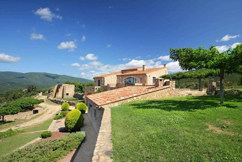 Foto 97cc1636-5d0c-4e42-8598-18880f1142af. Casa bifamiliare con parcheggio in Jonquera (La)