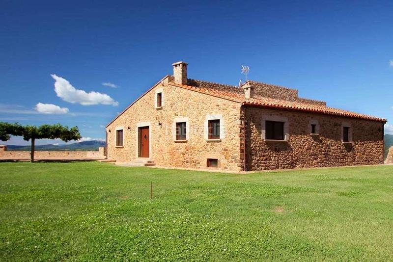 Foto 99cbdf6d-2e8a-44d4-8398-fcab1eaa1f6a. Casa bifamiliare con parcheggio in Jonquera (La)