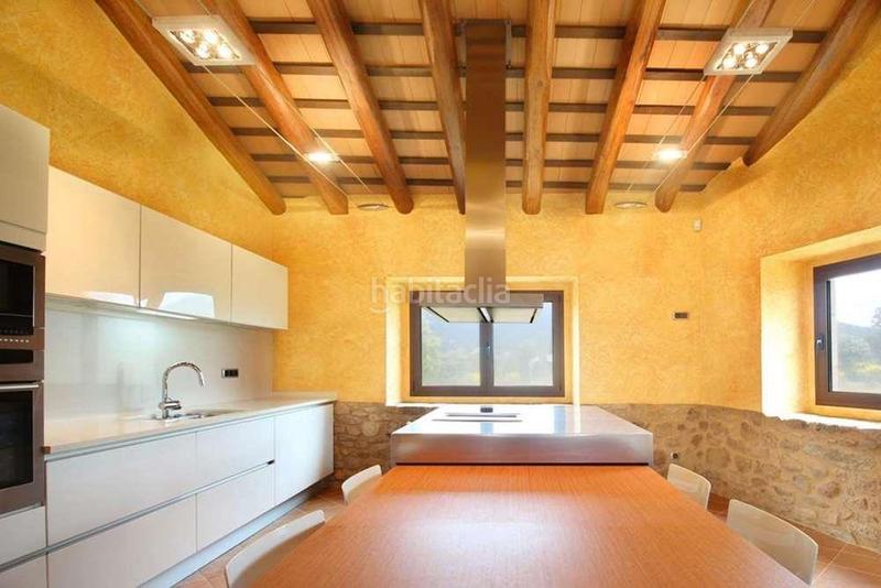 Foto c5dab6dc-2c15-4b74-b3bb-398822cefb45. Casa bifamiliare con parcheggio in Jonquera (La)