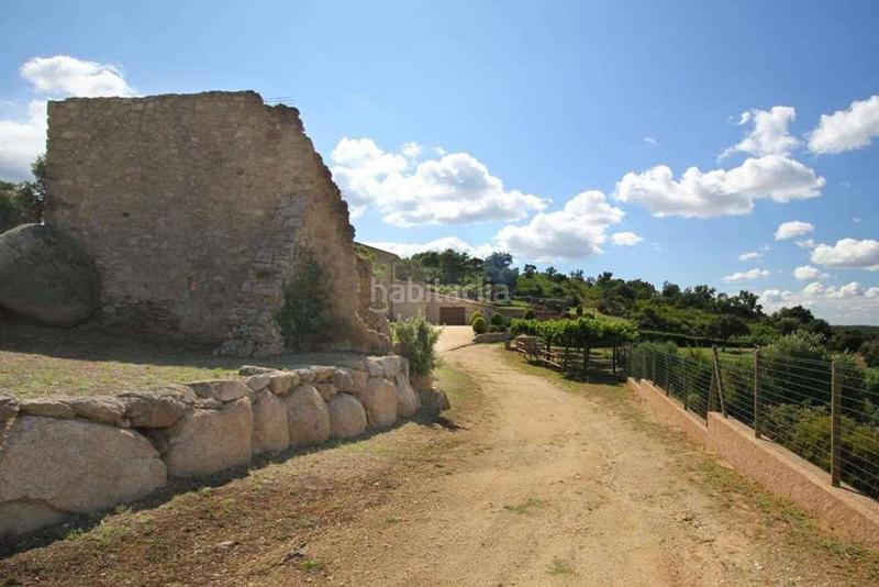 Foto f6cedaa2-1992-4a61-98ae-cbee795907bb. Casa bifamiliare con parcheggio in Jonquera (La)