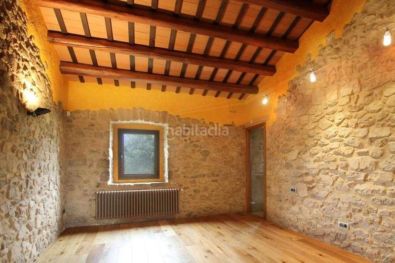 Foto 867b5ce9-33d4-4657-b1e8-34bd40eec3fa. Casa pareada en Jonquera (La)