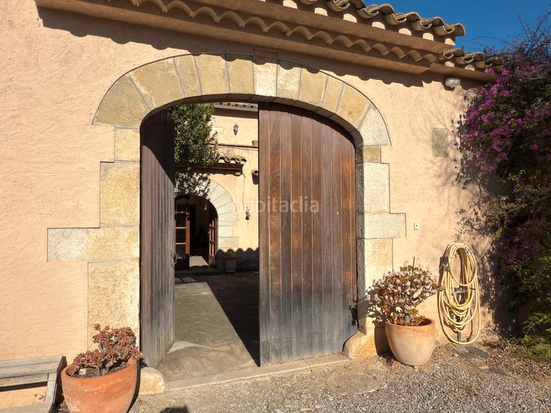 Foto 4da3a289-2934-43f9-8d42-53becaac8f8c. Casa bifamiliare in Saus, Camallera i Llampaies