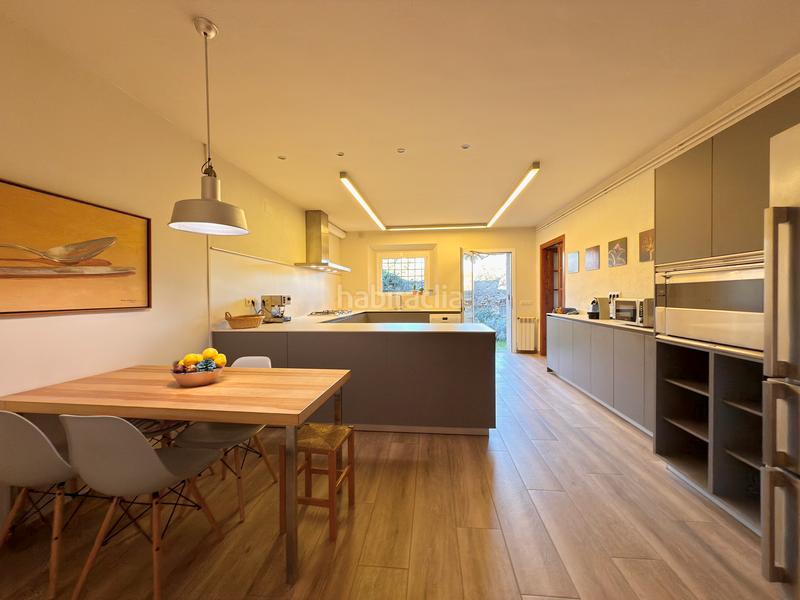 Foto 64e40c88-898c-4189-84c7-7d94c195c858. Casa bifamiliare in Saus, Camallera i Llampaies