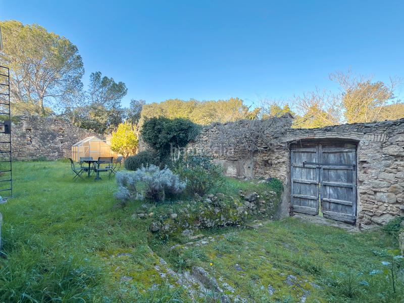 Foto 75c3490d-b3b2-485c-80b9-a90e0396f246. Casa bifamiliare in Saus, Camallera i Llampaies