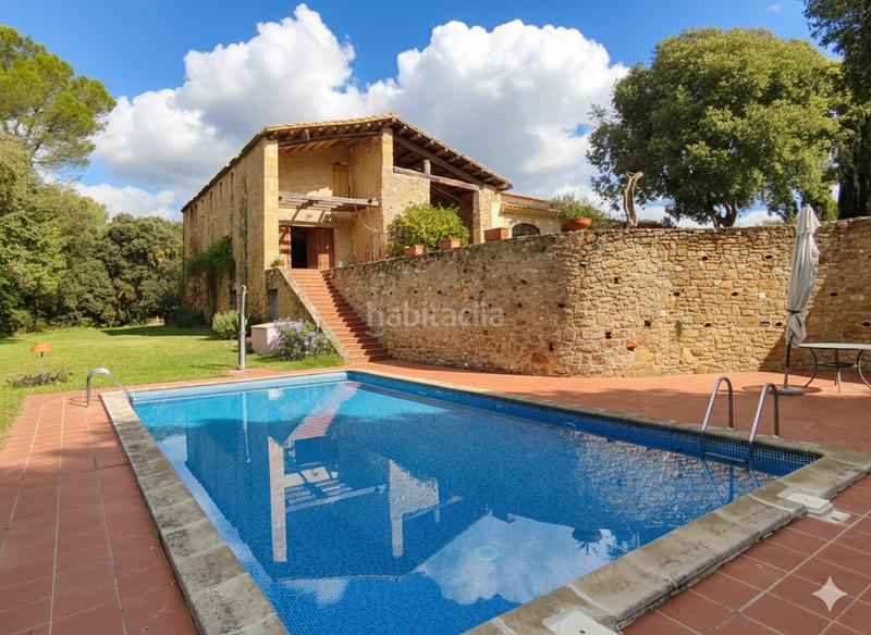 Foto 8e8ea3f3-4ae6-488d-bc29-3e3291f5bf15. Casa bifamiliare in Saus, Camallera i Llampaies